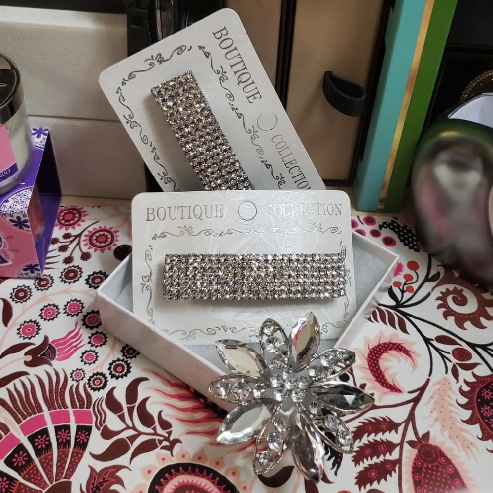 Set: 2 rhinestone French clips and 1 brooch
